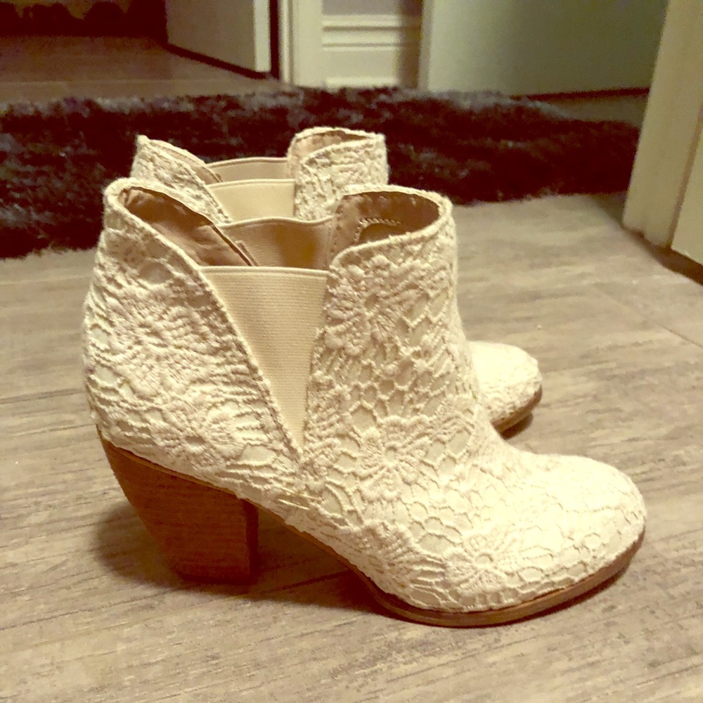 Ladies shoes